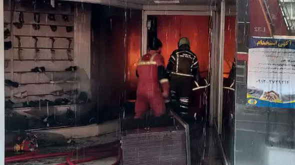 10 عکس از آتش سوزی وحشتناک و بزرگ در خیابان انقلاب تهران