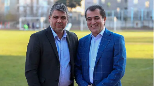 جلسه خلیل زاده با 2 بازیکن استقلال