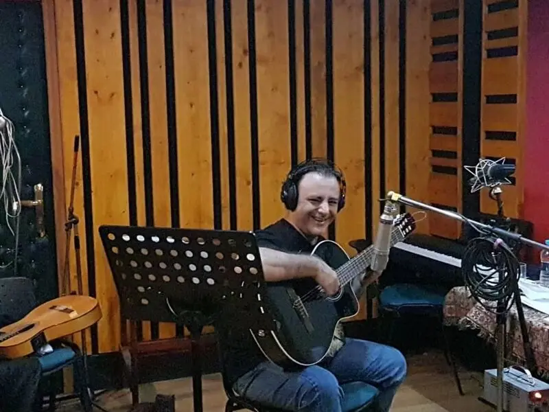 گیتار زدن پدرام امینی