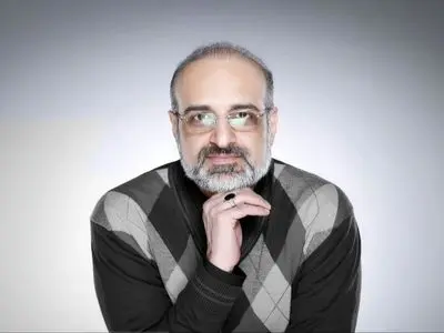 فیلم/ زیباترین ترانه محمد اصفهانی: شبی که آوای نی تو شنیدم، چو آهوی تشنه پی تو دویدم، تو ای پری کجایی