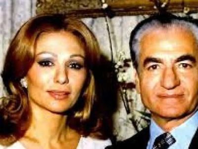 سفر به ایام قدیم دهه 1350؛ مد اجنبی که توسط فرح به ایران آمد/ از سبک لباس غربی تا مهمانی های نامیمون و نمایش مد سلطنتی!