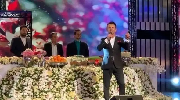 فیلم آواز اصیل؛ امین حیایی میکروفن قاپید بوی عیدی رو محشر خوند خواننده اصلیش چشاش اشکی شد