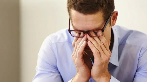 دلایل خارش چشم و راهکار درمانی