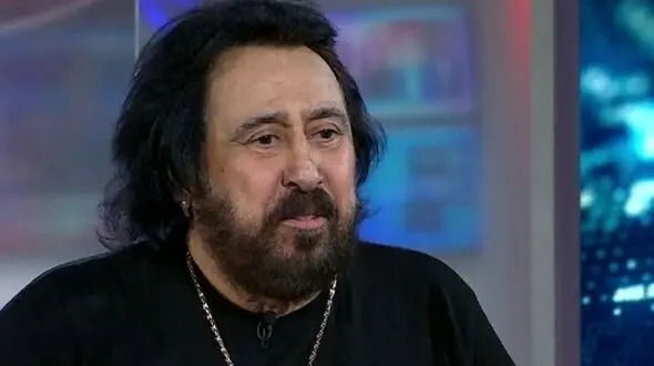 گریه شهرام شب‌پره برای ایران در برنامه علی ضیا بند نیامد