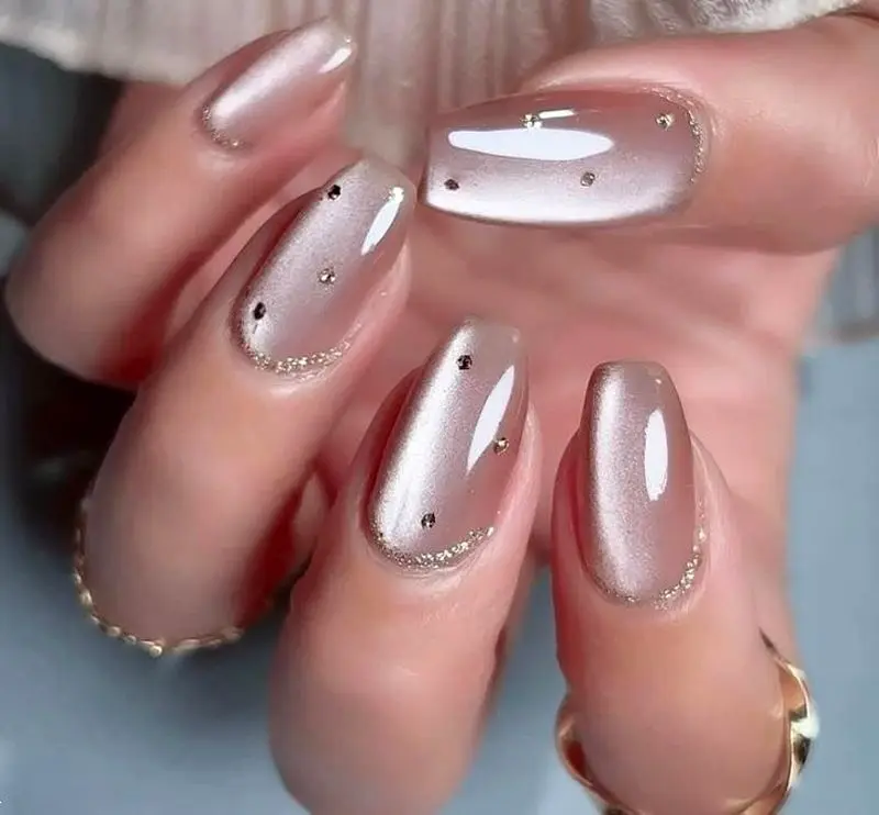 طرح ناخن برای عید | ۳۰ ایده لاکچری و عروسانه طرح ناخن برای عید ۱۴۰۵ که قبل از رفتن به سالن باید ببینی و انتخاب کنی!