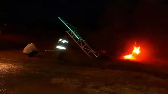  2 تن زنده زنده داخل پژو 405 سوختند / پس از تصادف در اتوبان کرج