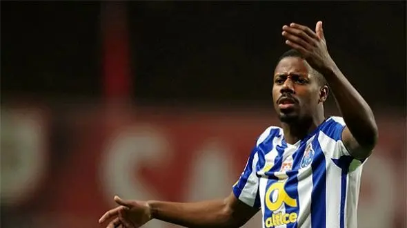 ویلسون مانافا مدافع راست مدنظر وحید هاشمیان کیست؟ + بیوگرافی و آمار