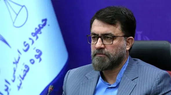 کشف حجاب خانم فروشنده های یک بوتیک در قزوین ! / واکنش پلیس چه بود ؟!