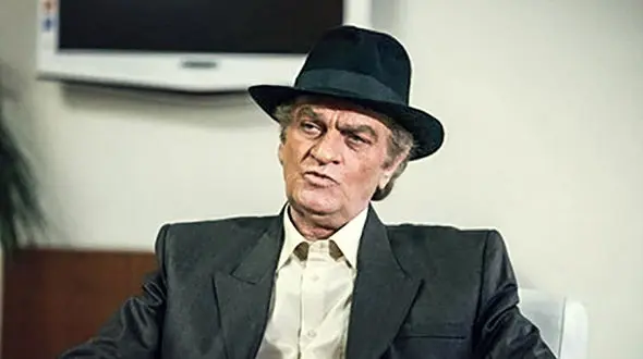 اولین عکس  کتایون اویسی دختر چشم آبی مرحوم فتحعلی اویسی + نوشته روی سنگ مزار آقای بازیگر 