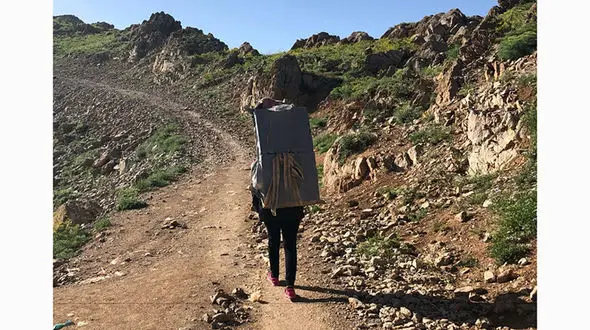 پشت پرده شلیک مرگبار پلیس به یک کولبر / بیانیه پلیس هیرمند 