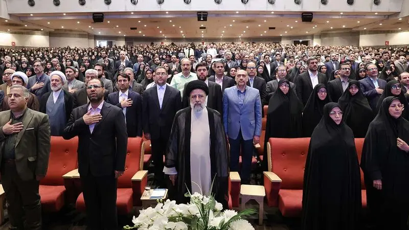 آیت الله سید ابراهیم رییسی رییس جمهور کشورمان، امروز ( دوشنبه )  در آیین تجلیل از معلمان نمونه کشوری