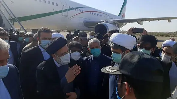 رئیس جمهور وارد فرودگاه زابل شد / مشکل آب مردم حل می شود + فیلم