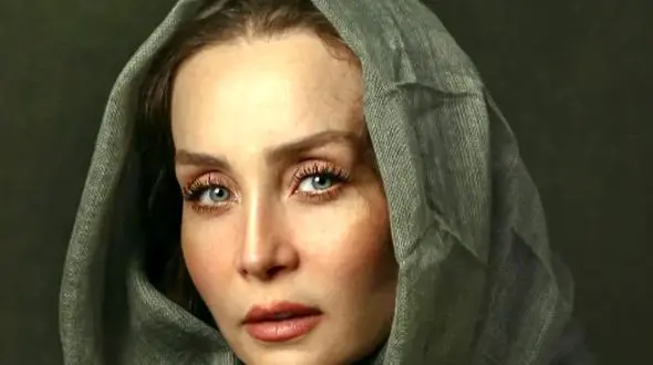 فیلم /  حدیث فولادوند: مادرم عاشق بابام بود وقتی پدرم فوت کرد 29 سالش بود به خاطر ما ازدواج نکرد چون نمیخواست مارو بندازه زیر دست ناپدری