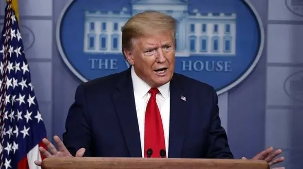 بلومبرگ: دولت ترامپ تحریم کل نظام مالی ایران را بررسی می‌کند