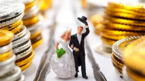 این خانم بازیگر ایرانی از شوهر می ترسد ! / مجرد ماندن خانم جذاب و جوان سینمای ایران !