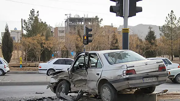 پیاده شدن ناگهانی راننده پژو باعث مرگش شد / در تهران رخ داد