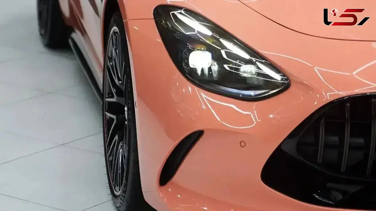 رونمایی از مرسدس AMG GT خاص با پوشش پاستلی در دبی + عکس
