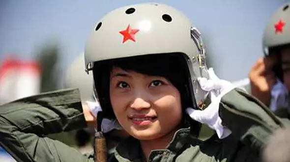 اولین خلبان زن جنگنده چینی جان خود را از دست داد+ عکس