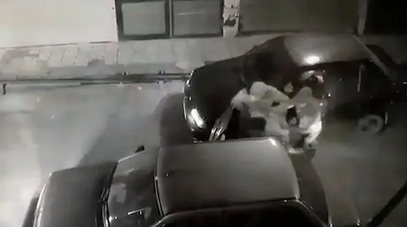 فیلم لحظه پسرربایی در تهران / فرار مردان نقابدار با پراید