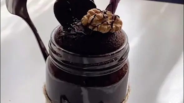 طرز تهیه کیک در شیشه + فیلم