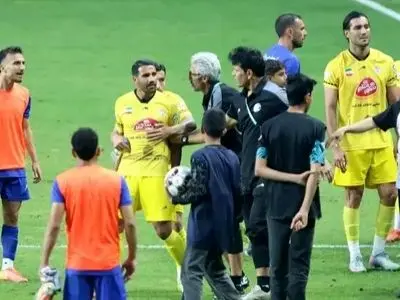 ماجرای درگیری در بازی فجرسپاسی و استقلال خوزستان چیست؟