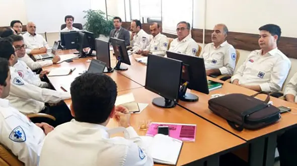 حمله وحشتناک به اورژانس در مشهد !  / بیمار هم تکنسین ها را کتک زد !  + عکس