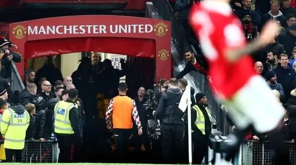 چرا رونالدو فکر می‌کند از کل تیم بزرگتر است؟