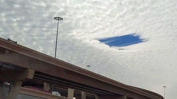 آسمان ابری متفاوت در هند + عکس