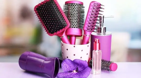 روش های طلایی برای نظافت برس های مو