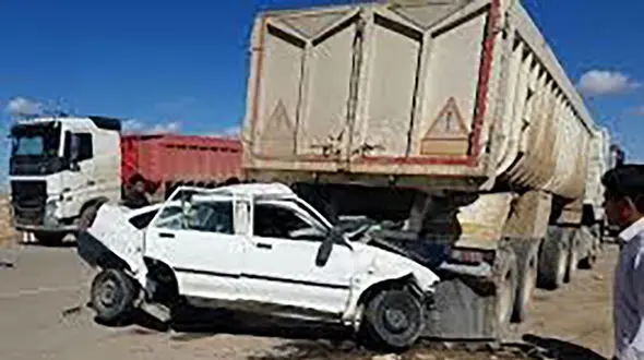 تریلی 4 عضو یک خانواده را به کشتن داد / در کرمان رخ داد