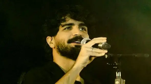 دانلود باشکوه آهنگ عرفان طهماسبی گل مهتاب /تو سیاهی شب تک و تنها بودم ...