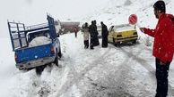 بارش برف محور اندیکا - چهارمحال و بختیاری را مسدود کرد