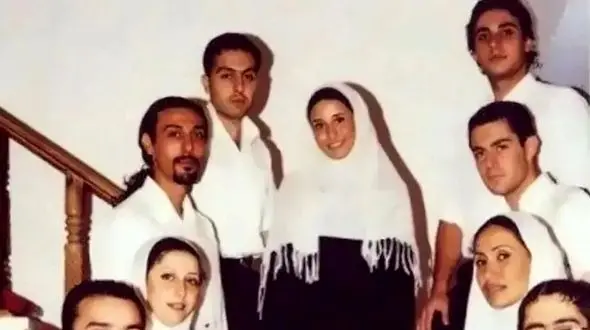 فیلم/ آواز نوستالژی؛ سال 1379 اجرای گروه آریان که محمدرضا گلزار خیلی فسقلی بوده چقدرم خجالتیه