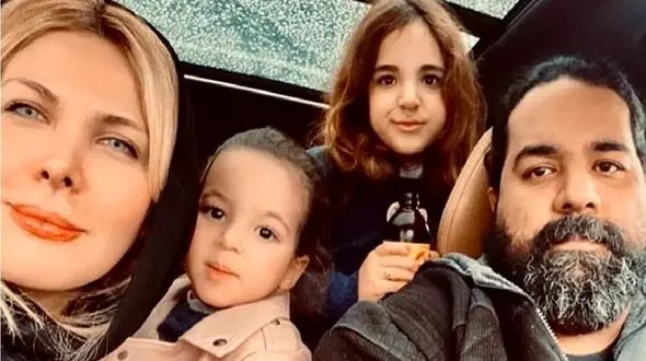 فیلم آواز باشکوه احساسی/مردم توی کنسرت رضا صادقی نمیتونم از عشق تو دل بکنم رو نگذاشتن خودش بخونه  ...