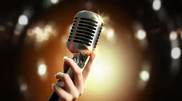 غوغای صدای جادویی دختر ایرانی با ترانه ای مشهور ! + فیلم برنامه زنده روی آنتن سانسور نشد !