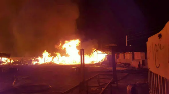 آتش سوزی در انبار چوب چهاردانگه + فیلم و عکس