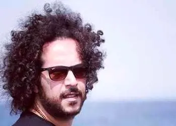 دانلود آهنگ احساسی لیلی از سینا حجازی/ زیر لب هی میگفت لیلی اگه نداشت به من هیچ میلیظرفمو شیکوند چرا ظرف منو ای وای لیلی آخ لیلی + متن کامل