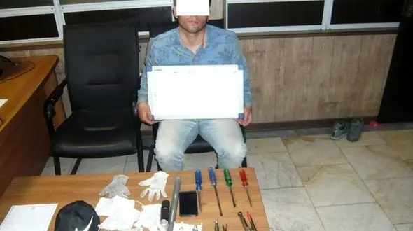 دستگیری دزدان رزمی کار با یک کیف جواهر در سیدخندان + عکس 