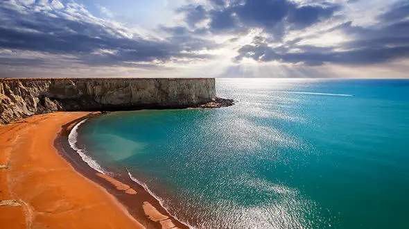 نابودی سواحل بکر درک با ساخت جاده 8 کیلومتری / سکوت وزارت راه و شهرسازی و وزارت میراث!