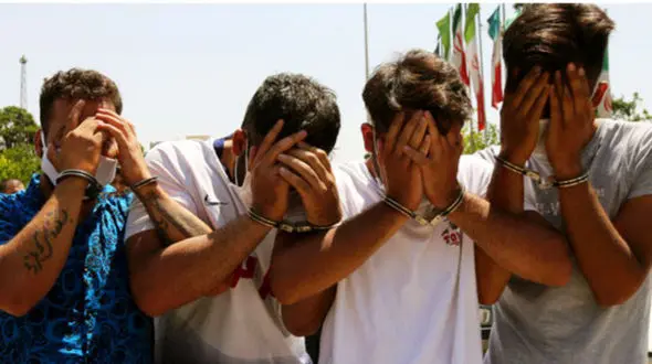 شلیک پلیس پایان قدرتنمایی 4 شرور خطرناک در قهوه خانه / در باقرشهر رخ داد