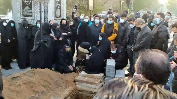 فیلم های عزاداری چهره ها و هواداران  علی انصاریان در بهشت زهرا