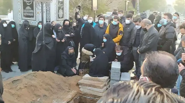 فیلم های عزاداری چهره ها و هواداران  علی انصاریان در بهشت زهرا
