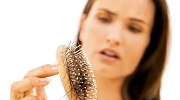 ریزش موی شدید  نشانه چه بیماری است؟