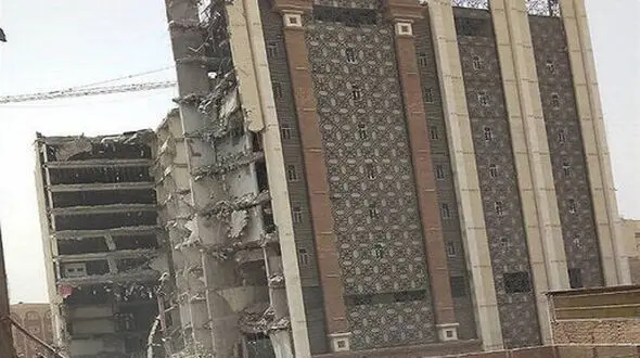 فیلم لحظه فرار شجاعانه دختر آبادانی از فاجعه ریزش دوقلوهای متروپل !