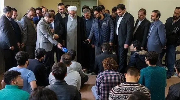 ملاقات در زندان فشافویه/ بازداشتی های اخیر به دادستان کل کشور چه گفتند + عکس