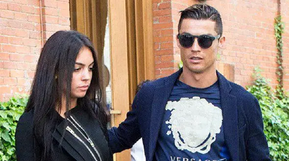 فرزند چهارم کریس دختر است یا پسر؟