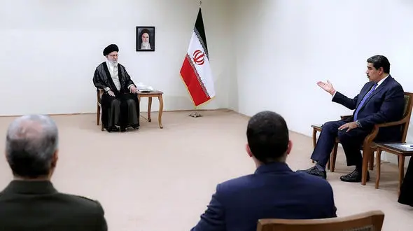 رهبر انقلاب: تجربه ایران و ونزوئلا نشان داد تنها راه پیروزی مقاومت است