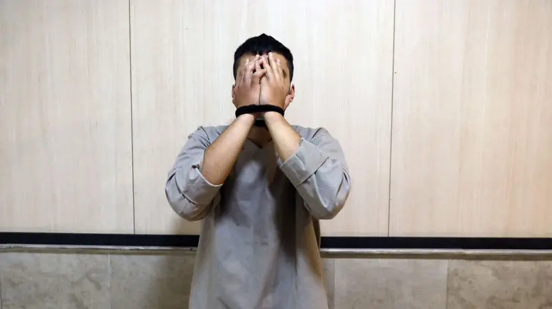 صورت جوان تهرانی چرا با چاقو خط خطی شد