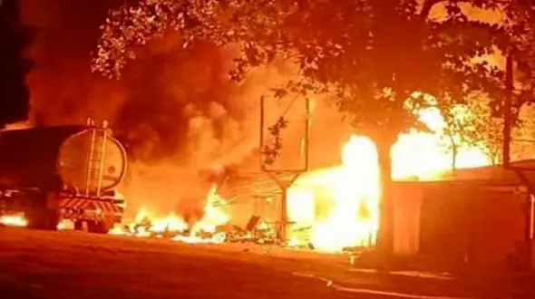 حریق مرگبار تانکر حامل بنزین در آزادراه کاشان – قم