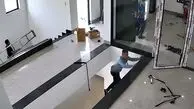 فیلم/ سقوط مرد جوان از طبقه دوم ساختمان نوساز به خاطر موبایل